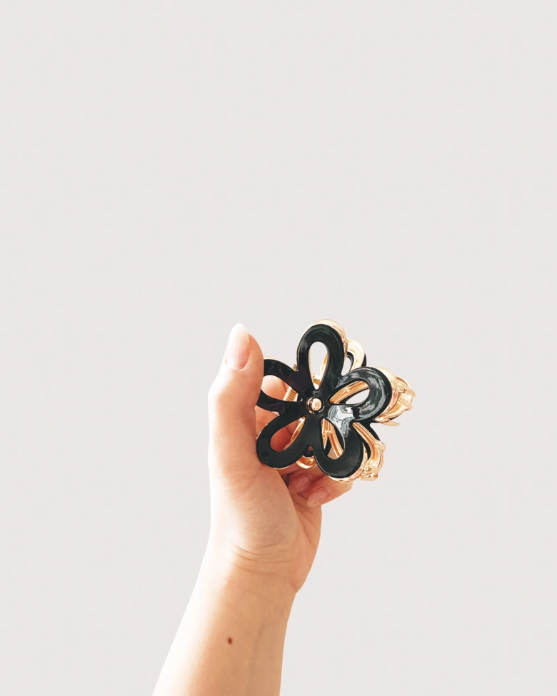 Gold Flower Claw