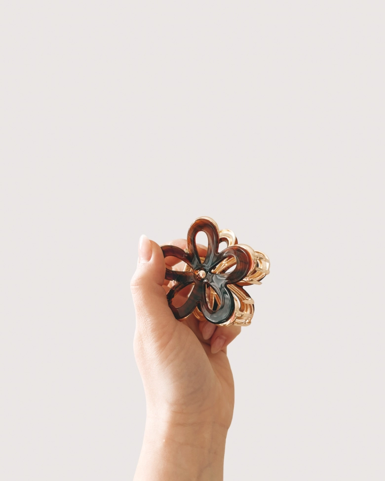 Gold Flower Claw