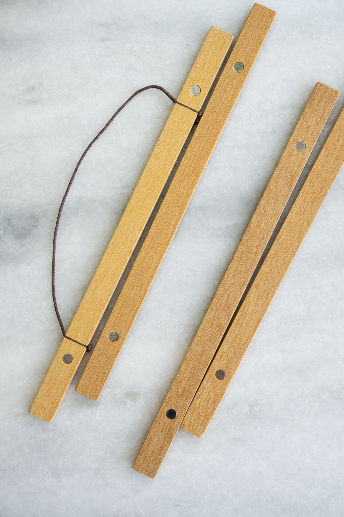 Magnetic Wood Print Hanger
